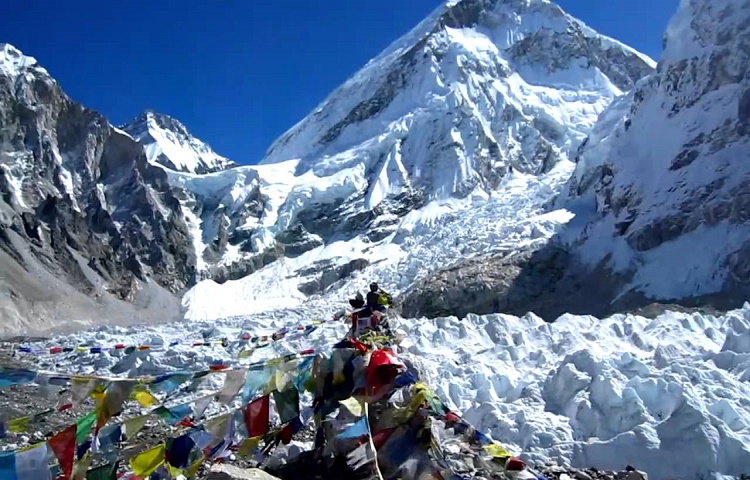 everest base camp leaf holidays