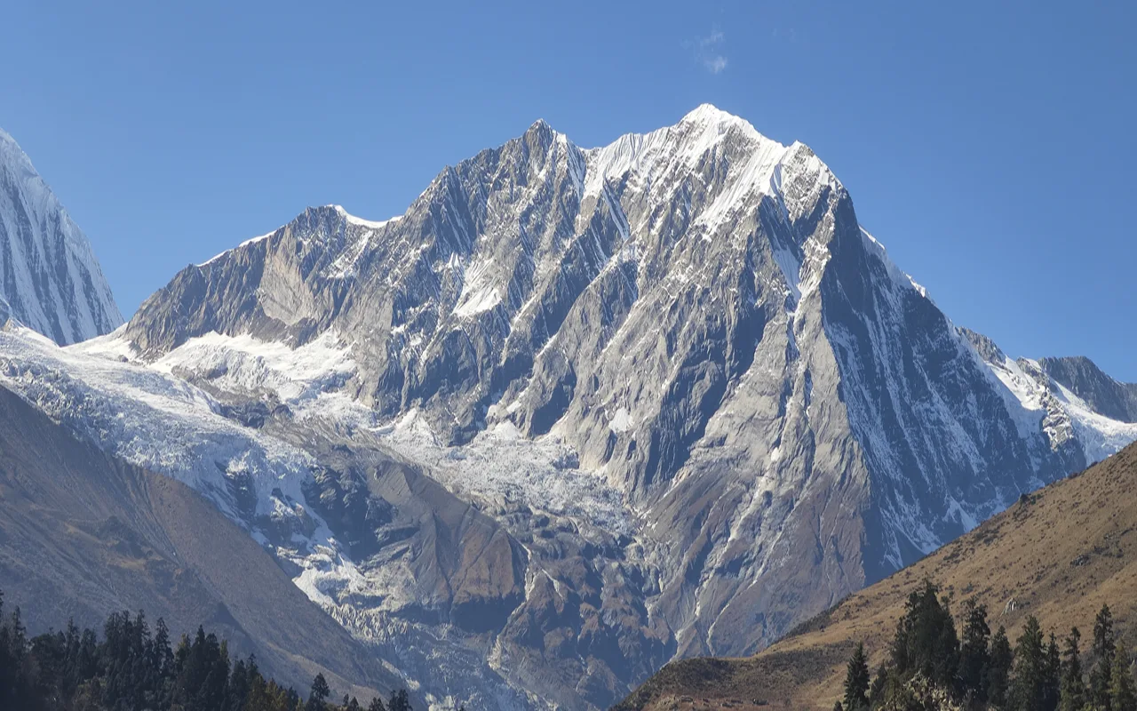 makalu1