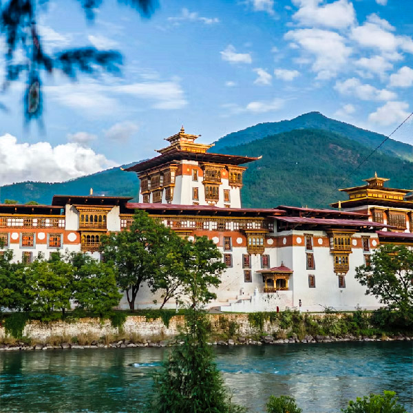 Nepal and Bhutan Tour-Leaf Holidays TreksNepal and Bhutan Tour-Leaf Holidays Treks